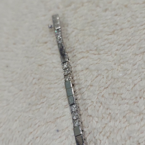 14 Kt White Gold Diamond Tennis Bracelet - Picture 4 of 10